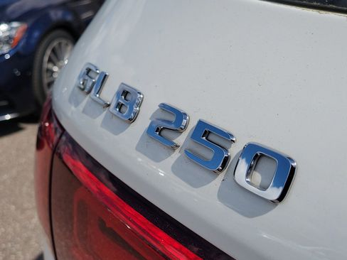 Used 2023 Mercedes-Benz GLB 250 4MATIC image 7