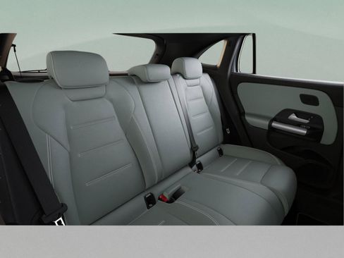 Used 2026 Mercedes-Benz GLA 250 image 43