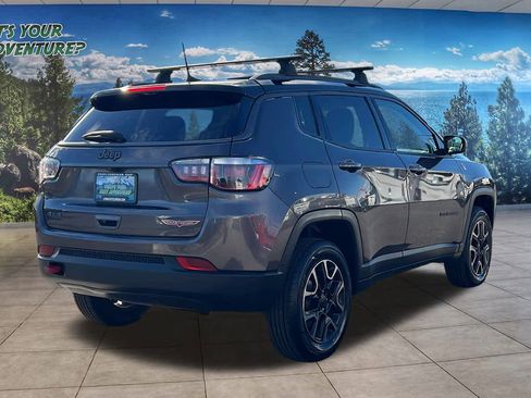 Used 2019 Jeep Compass Trailhawk image 5