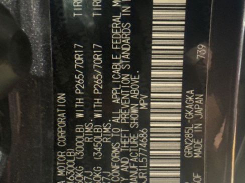 Used 2020 Toyota 4Runner SR5 Premium w/ Moonroof Package image 2