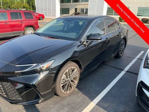 Used 2026 Toyota Camry XLE FWD image 10