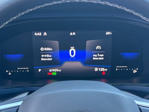 Used 2022 Volkswagen Taos SE w/ Panoramic Sunroof Package image 24