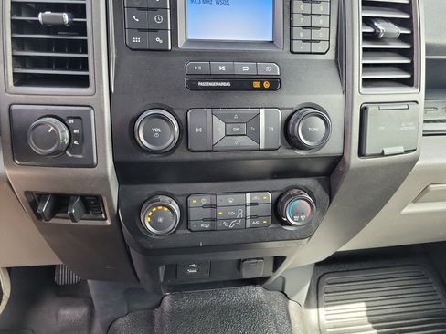 Used 2022 Ford F350 XL w/ Power Equipment Group image 17