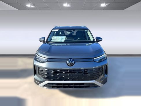 New 2026 Volkswagen Tiguan SE FWD image 4