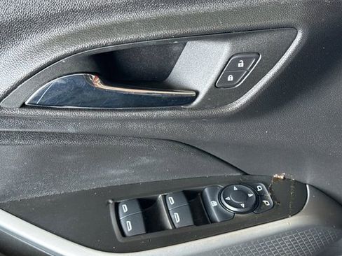 Used 2024 Chevrolet Trax LS w/ LS Convenience Package FWD image 12