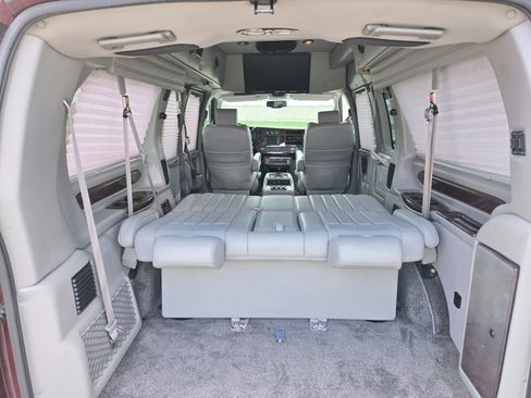 Used 2012 GMC Savana 1500 RWD image 16