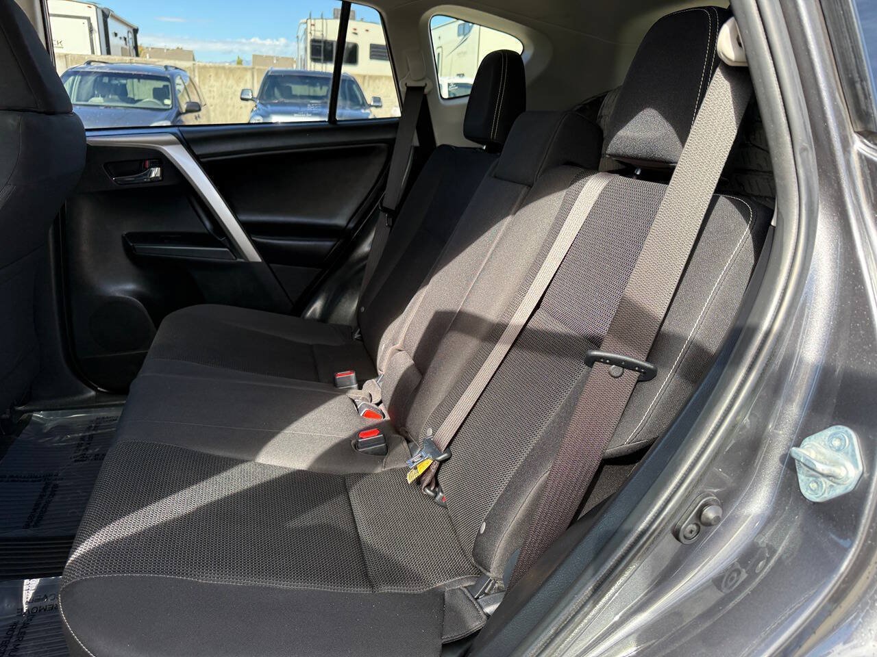 Used 2018 Toyota RAV4 XLE w/ Plus Extra Value Package AWD/4WD image 20