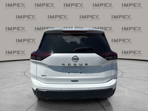 Used 2025 Nissan Rogue SV FWD image 4