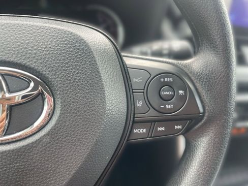 Used 2025 Toyota RAV4 XLE FWD image 8