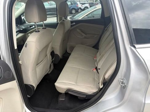 Used 2017 Ford Escape SE w/ Equipment Group 201A FWD image 10