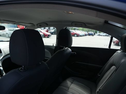 Used 2018 Chevrolet Sonic LT FWD image 20