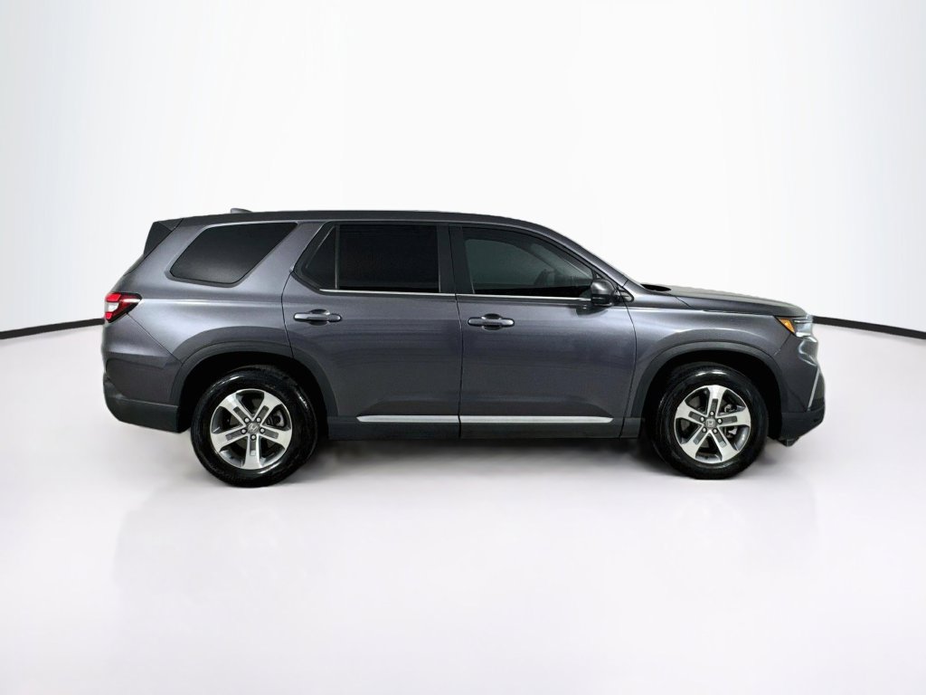 Certified 2025 Honda Pilot EX-L image 9