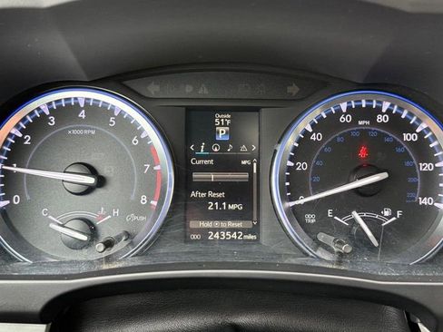 Used 2015 Toyota Highlander XLE image 18