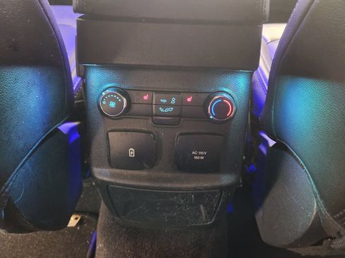 Used 2019 Ford Explorer Limited w/ Class III Trailer Tow Package FWD image 30
