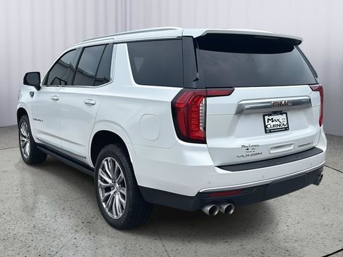 Used 2021 GMC Yukon Denali w/ Denali Premium Package AWD/4WD image 3