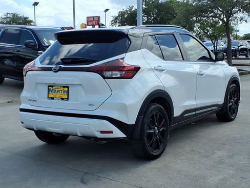 Used 2023 Nissan Kicks SR w/ SR Premium Package FWD image 5