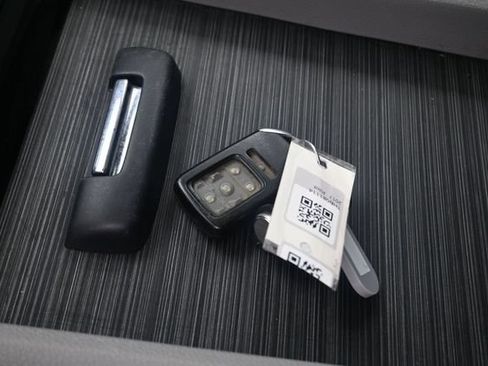 Used 2017 Honda Pilot Touring image 9