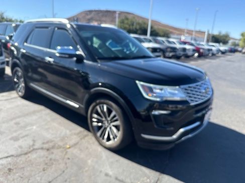Used 2019 Ford Explorer Platinum AWD/4WD image 2