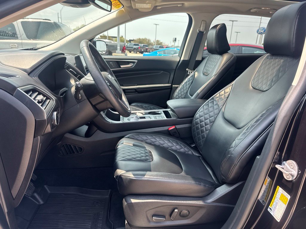 Certified 2024 Ford Edge Titanium AWD/4WD image 4