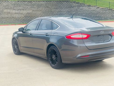 Used 2015 Ford Fusion SE w/ Equipment Group 202A image 5