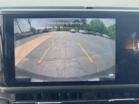 Used 2025 Jeep Wrangler Unlimited Sahara AWD/4WD image 32