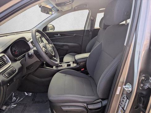 Used 2017 Kia Sorento LX AWD/4WD image 11