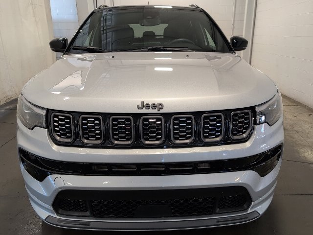 Used 2024 Jeep Compass Limited w/ High Altitude Package AWD/4WD image 2