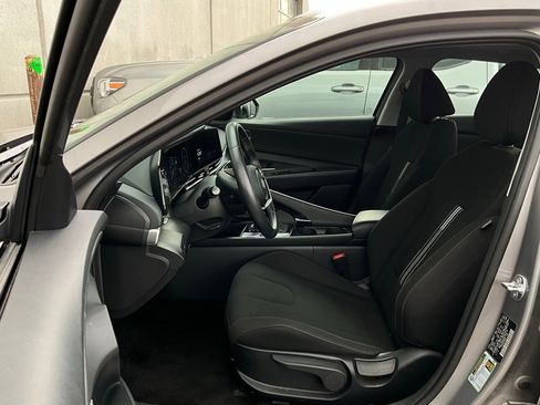 Used 2025 Hyundai Elantra SEL image 10