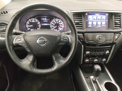 Used 2019 Nissan Pathfinder SV image 22