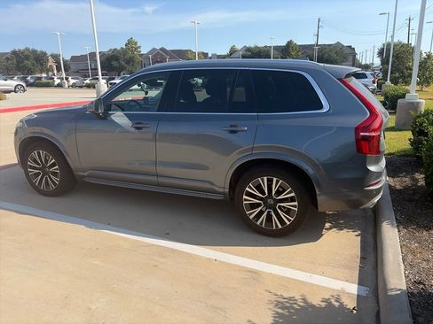 Used 2020 Volvo XC90 T6 Momentum w/ Protection Package Premier AWD/4WD image 3