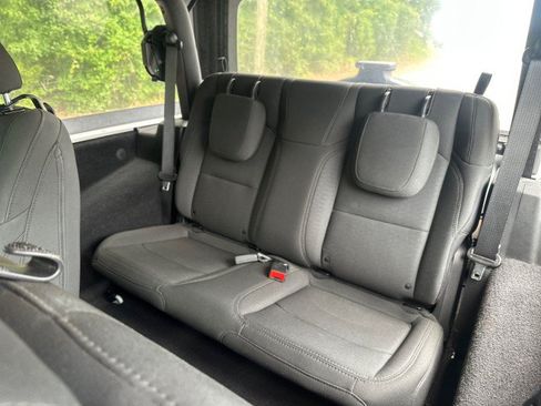 Used 2020 Jeep Wrangler Sport AWD/4WD image 14
