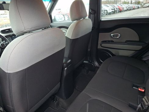 Used 2018 Kia Soul Base w/ Convenience Package image 20