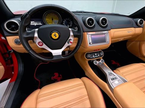 Used 2013 Ferrari California RWD image 2