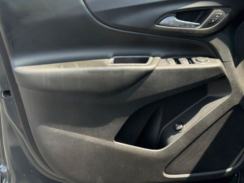 Used 2018 Chevrolet Equinox LT AWD/4WD image 14