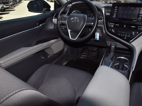 Used 2022 Toyota Camry LE FWD image 15