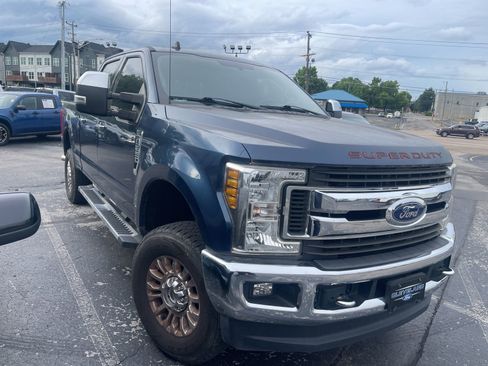 Used 2019 Ford F250 XLT w/ XLT Premium Package AWD/4WD image 2