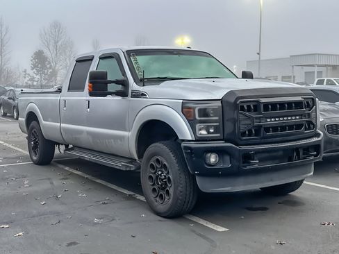 Used 2016 Ford F250 Lariat image 2