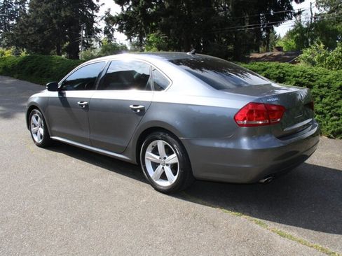 Used 2013 Volkswagen Passat 2.5 SE FWD image 4