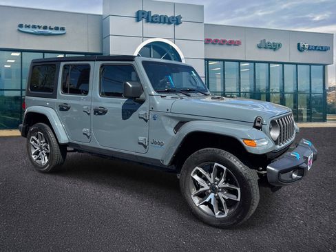 Used 2024 Jeep Wrangler Unlimited w/ Convenience Group image 1