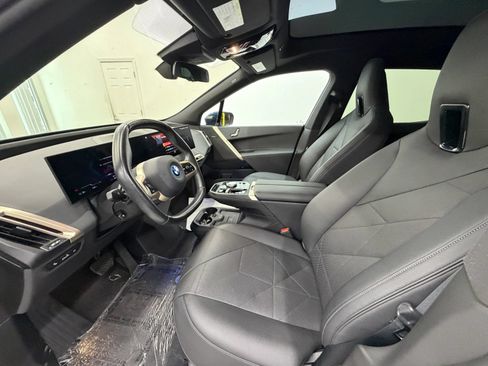 Used 2022 BMW iX xDrive50 w/ Convenience Package AWD/4WD image 14