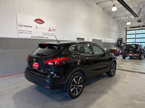 Used 2018 Nissan Rogue Sport SL AWD/4WD image 3