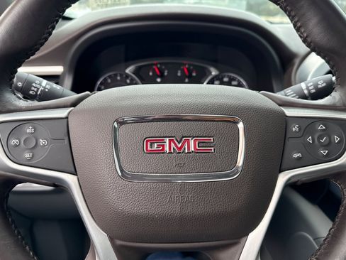 Used 2017 GMC Acadia SLT image 16