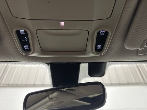 Used 2020 Chrysler Pacifica Limited FWD image 43