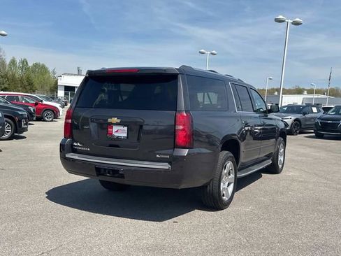 Used 2017 Chevrolet Suburban Premier AWD/4WD image 4