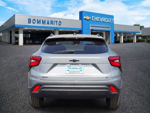 New 2026 Chevrolet Trax LT w/ Driver Confidence Package FWD image 4