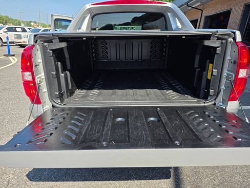 Used 2013 Chevrolet Avalanche LTZ AWD/4WD image 11