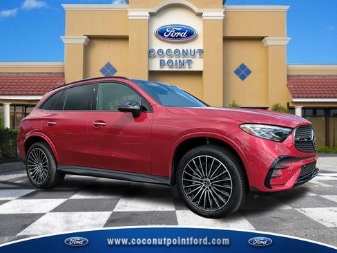 Used 2025 Mercedes-Benz GLC 300 4MATIC image 1