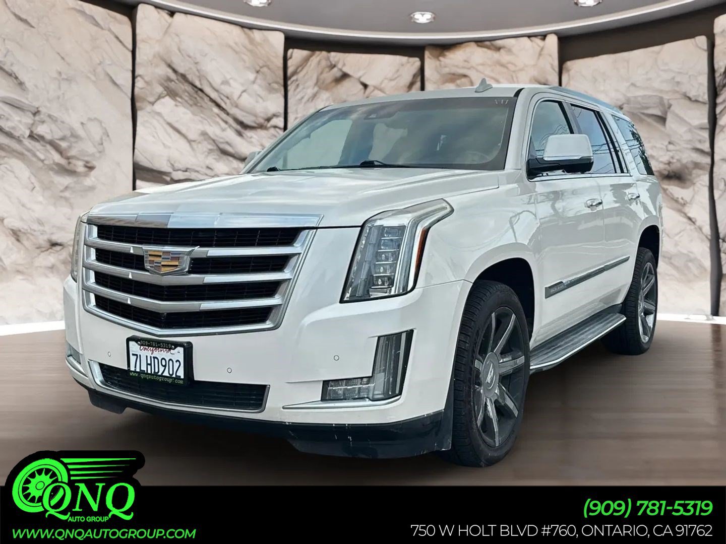 Used 2015 Cadillac Escalade Luxury AWD/4WD image 1