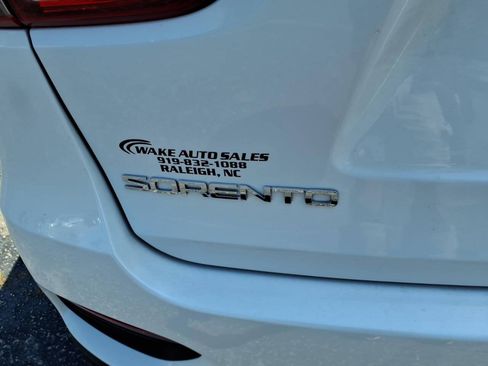 Used 2020 Kia Sorento L FWD image 5