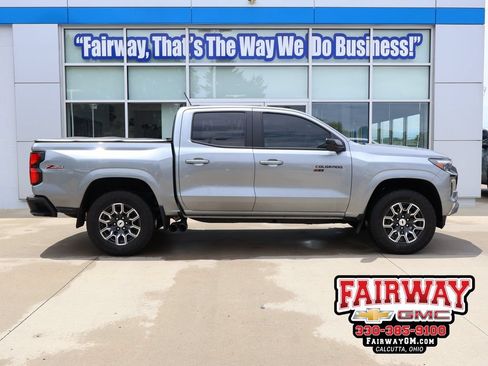 Used 2024 Chevrolet Colorado Z71 w/ Z71 Convenience Package 2 AWD/4WD image 1